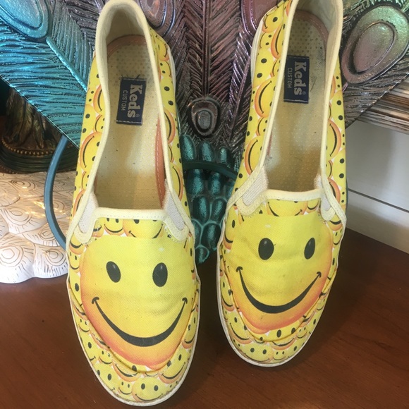 8.5M Keds Smiley Face canvas slip-ons (women’s) - Picture 1 of 7